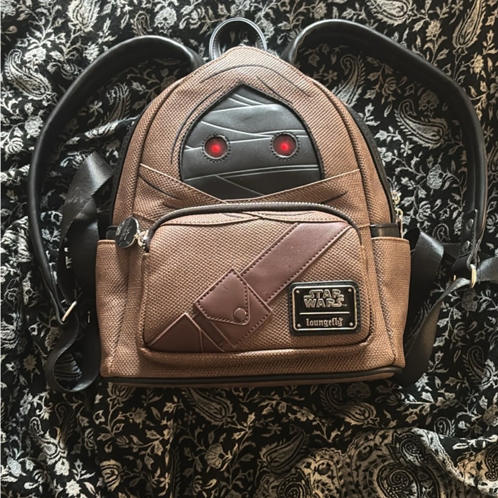 1/800 RARE CDC Jawa Loungefly Star Wars Backpack with red led eyes